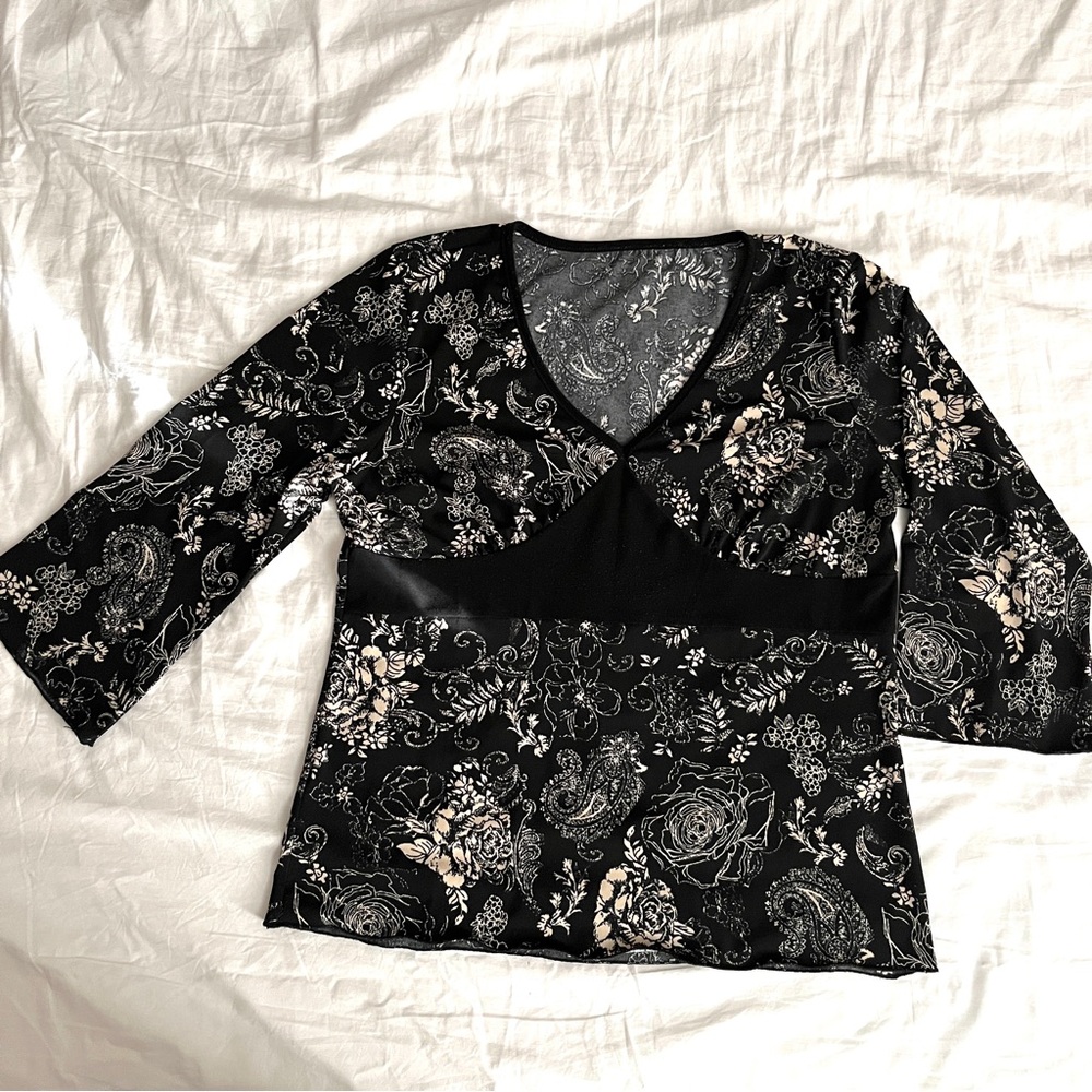 Woman’s Size M T Blouse